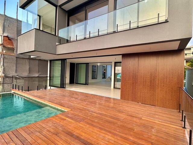 #118 - Casa para Venda em Santana de Parnaíba - SP - 2
