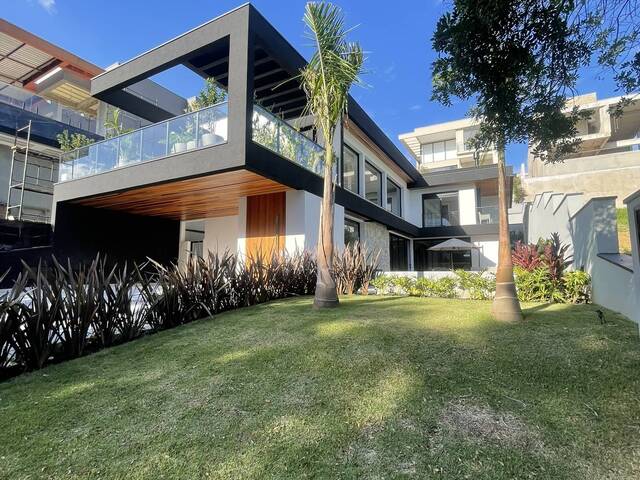 #124 - Casa para Venda em Santana de Parnaíba - SP