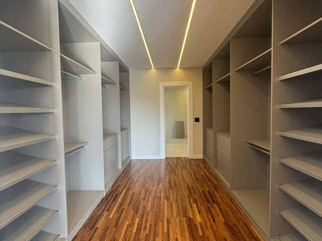 Casa para Venda em Santana de Parnaíba - 4