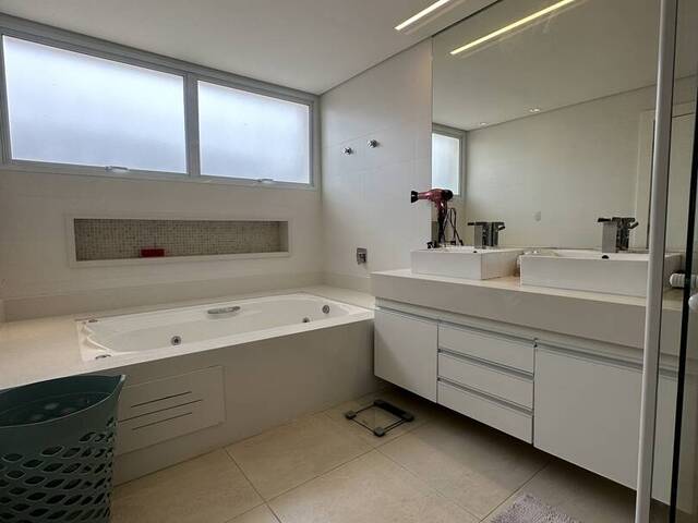 Casa para Venda em Santana de Parnaíba - 4