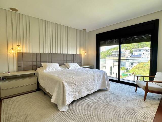 #136 - Casa para Venda em Santana de Parnaíba - SP - 1