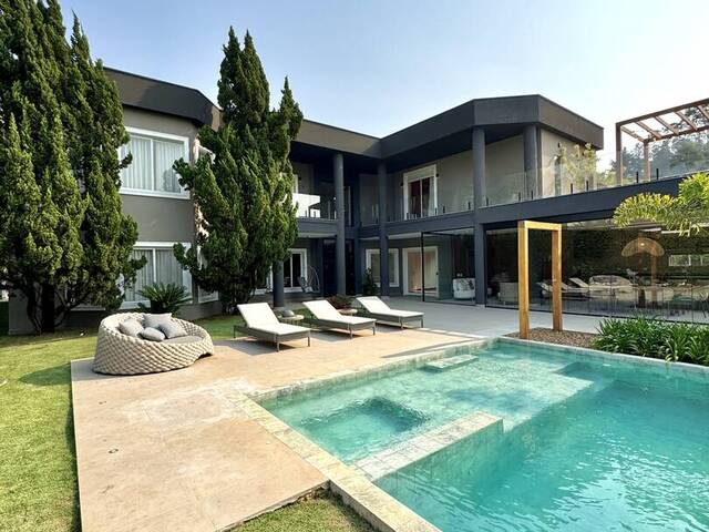 #138 - Casa para Venda em Barueri - SP