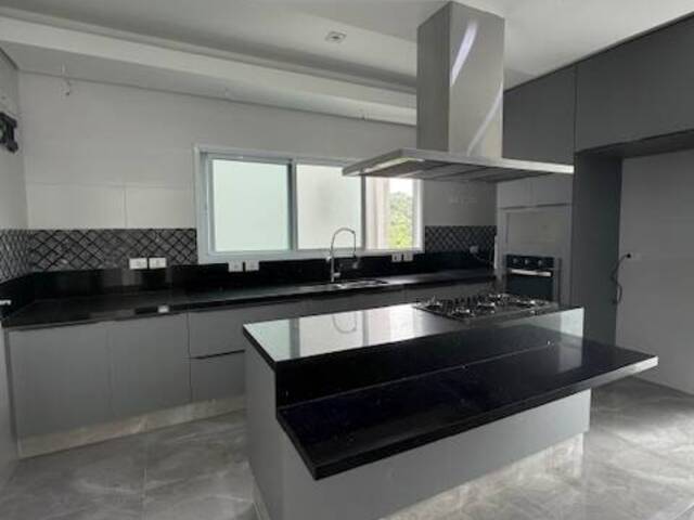 Casa para Venda em Santana de Parnaíba - 4