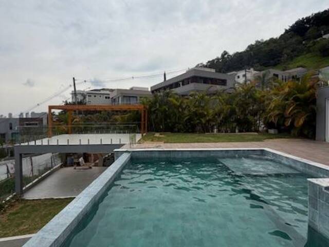 #140 - Casa para Venda em Santana de Parnaíba - SP