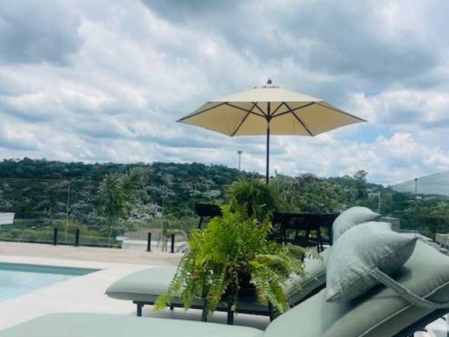 #142 - Casa para Venda em Santana de Parnaíba - SP