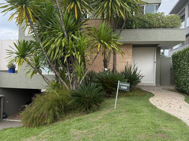 #152 - Casa para Venda em Santana de Parnaíba - SP