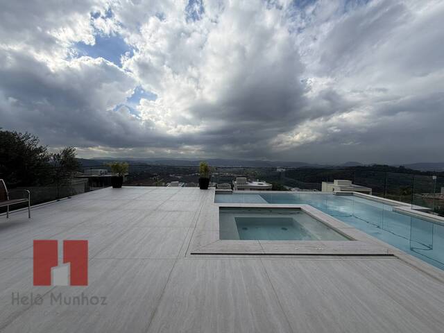 Casa para Venda em Santana de Parnaíba - 2