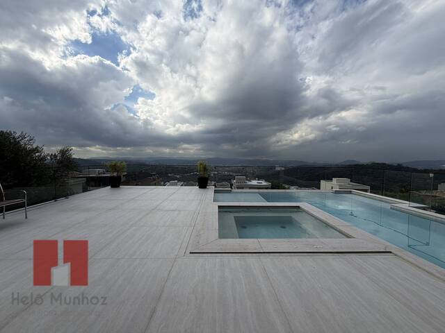 Casa para Venda em Santana de Parnaíba - 3