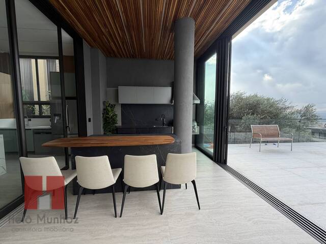 Casa para Venda em Santana de Parnaíba - 4