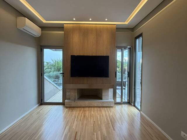 #154 - Casa para Venda em Santana de Parnaíba - SP