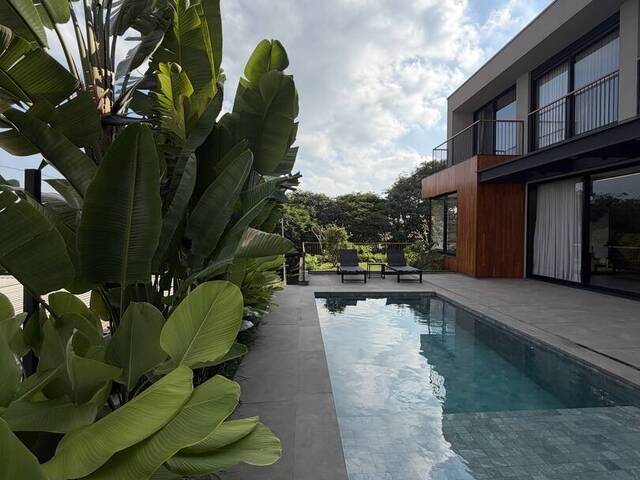 #161 - Casa para Venda em Santana de Parnaíba - SP